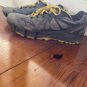 Men’s Merreal athletic shoes